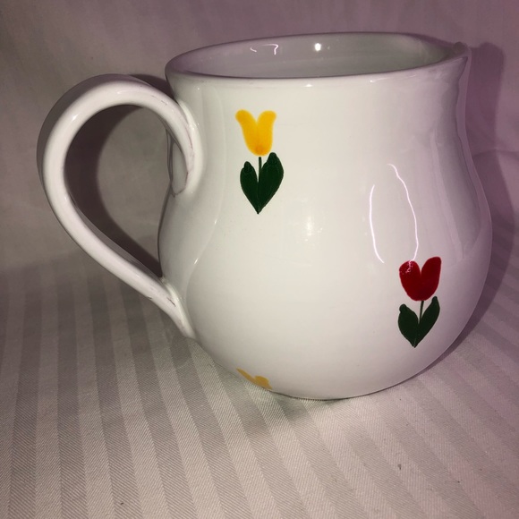 Small vintage Italian Pitcher white with hand painted tulips red/blue/yellow - Picture 3 of 12